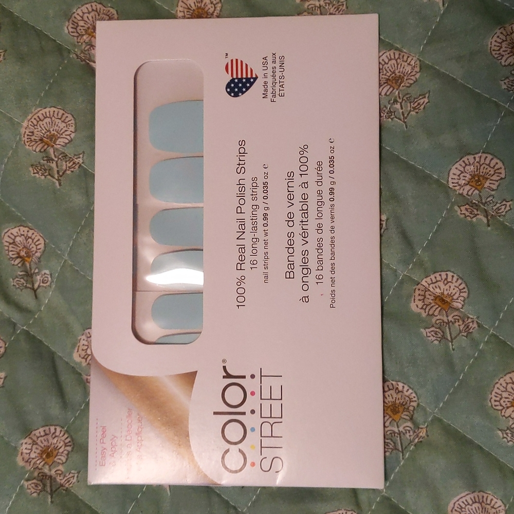 NWT Colorstreet Chilladelphia